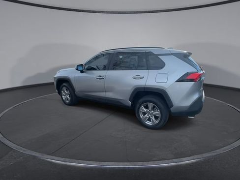 Used 2022 Toyota RAV4 XLE image 10
