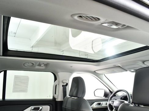 New 2026 Ford Explorer Active w/ Active Comfort Package AWD/4WD image 18