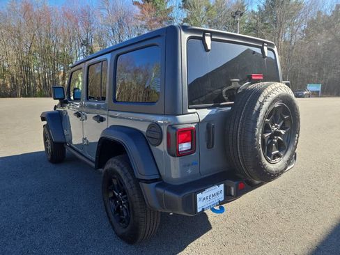 Used 2023 Jeep Wrangler Unlimited w/ Cold Weather Group AWD/4WD image 7