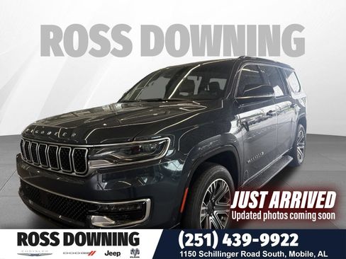 Used 2023 Jeep Wagoneer 4WD w/ Premium Group I image 1