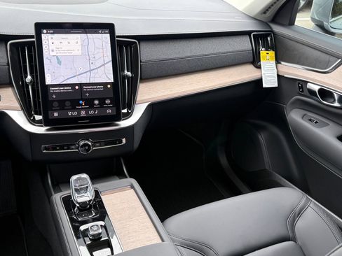 New 2026 Volvo XC90 B5 Core w/ Protection Package Premier image 12