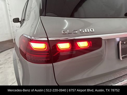 Certified 2024 Mercedes-Benz GLS 580 4MATIC image 33
