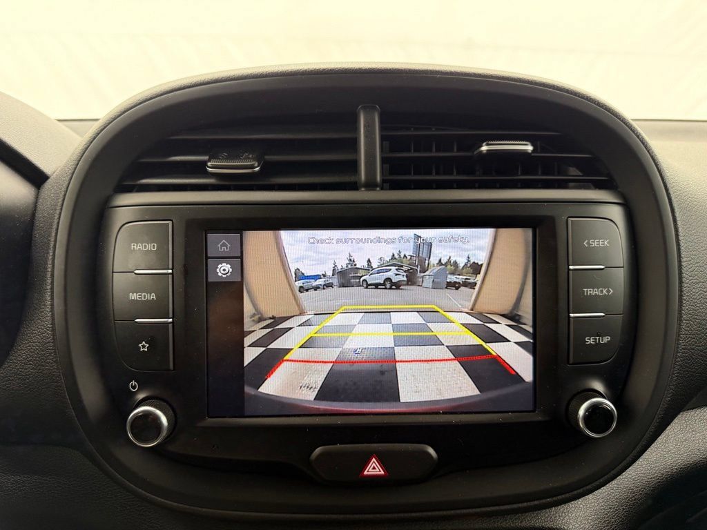 Used 2023 Kia Soul LX w/ LX Technology Package FWD image 32
