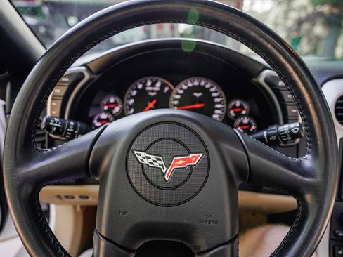 Used 2005 Chevrolet Corvette Convertible w/ Preferred Equipment Group RWD image 50