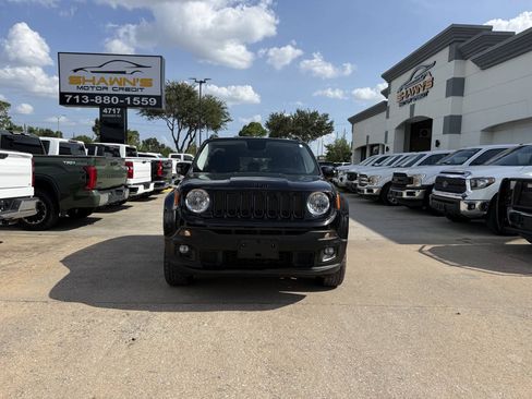 Used 2016 Jeep Renegade Latitude AWD/4WD image 39