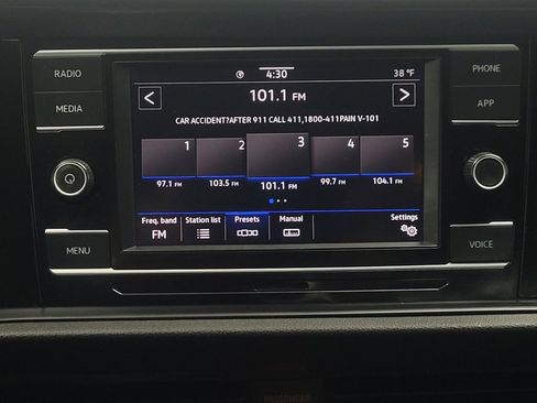 Used 2022 Volkswagen Jetta Sport image 25