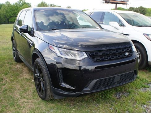 Used 2023 Land Rover Discovery Sport SE image 3