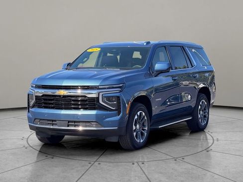 Used 2025 Chevrolet Tahoe LS AWD/4WD image 2