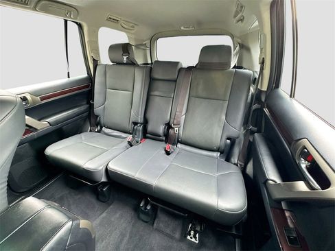 Used 2019 Lexus GX 460 image 14