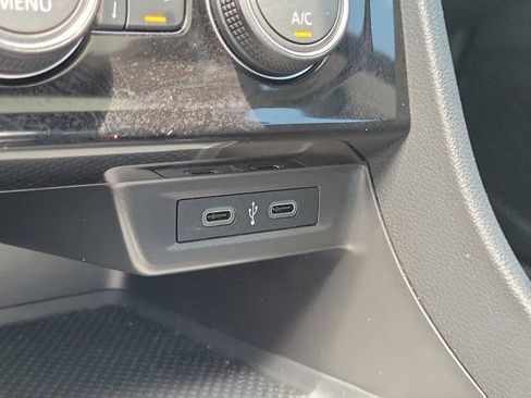 Used 2022 Volkswagen Jetta SE FWD image 24