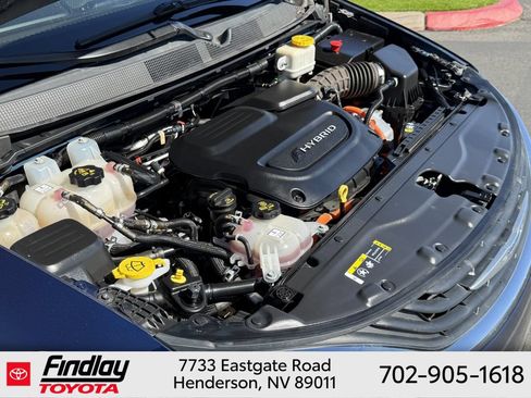 Used 2018 Chrysler Pacifica Touring-L FWD image 31