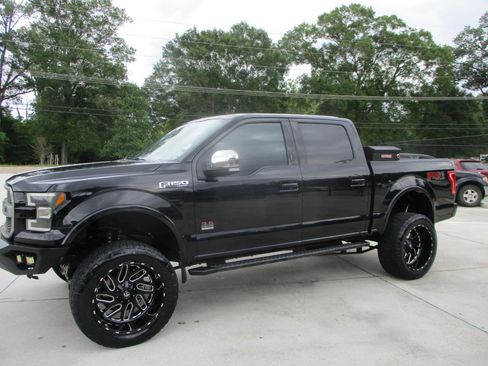 Used 2017 Ford F150 XLT w/ Equipment Group 302A Luxury AWD/4WD image 14