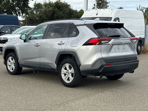 Used 2021 Toyota RAV4 XLE AWD/4WD image 5