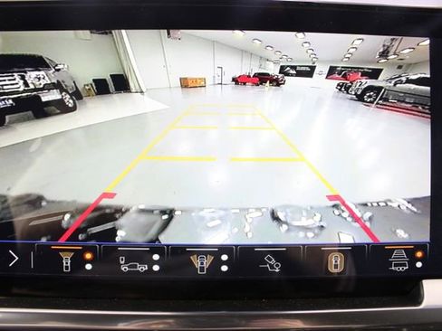 New 2026 GMC Sierra 1500 SLT image 3