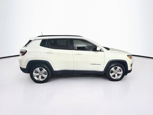 Used 2021 Jeep Compass Latitude FWD image 10