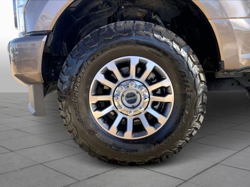 Certified 2022 Ford F250 Lariat w/ Lariat Ultimate Package image 10