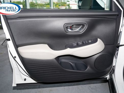 Used 2024 Honda HR-V EX-L image 12