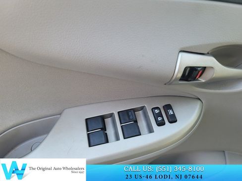 Used 2013 Toyota Corolla LE FWD image 12