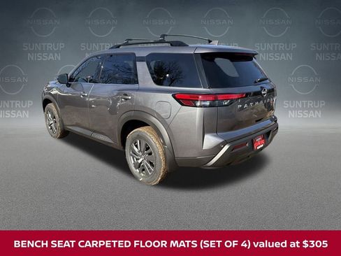 New 2025 Nissan Pathfinder SV image 4