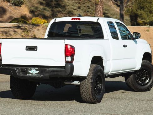 Used 2021 Toyota Tacoma SR image 9