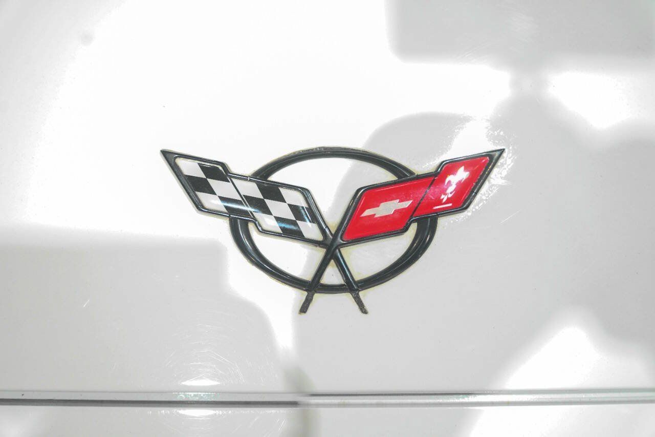 Used 1998 Chevrolet Corvette Coupe RWD image 25