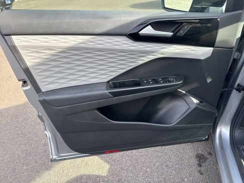 Used 2022 Volkswagen Taos S image 19