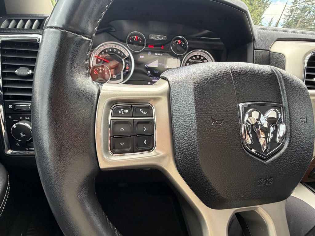 Used 2016 RAM 1500 Laramie w/ Convenience Group AWD/4WD image 16