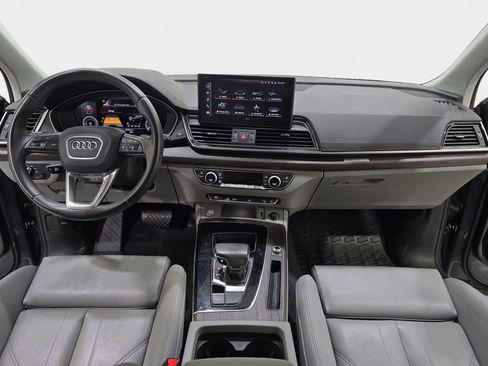 Used 2023 Audi Q5 e Premium w/ Convenience Package image 10