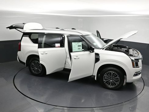 New 2026 Nissan Armada SL w/ Captain's Chari Seat Package AWD/4WD image 33