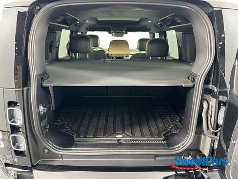 Used 2025 Land Rover Defender 110 V8 image 47