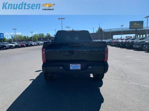 Used 2025 Toyota Tundra Limited AWD/4WD image 6