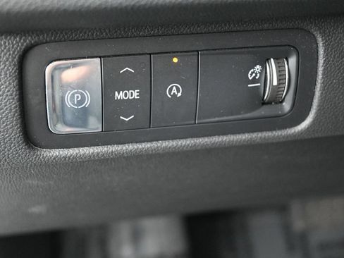 Used 2024 Chevrolet Traverse LT FWD image 29
