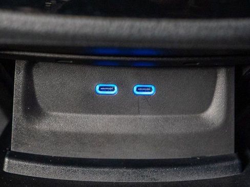 Certified 2022 Mercedes-Benz EQS 580 580 image 32