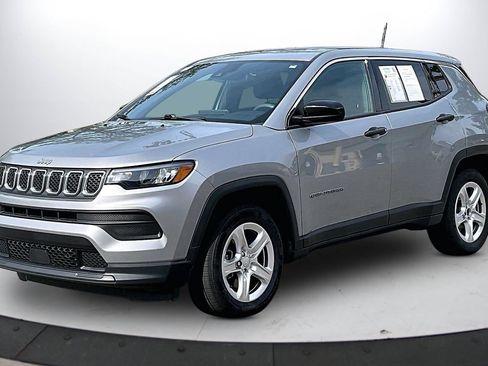 Used 2023 Jeep Compass Sport AWD/4WD image 4