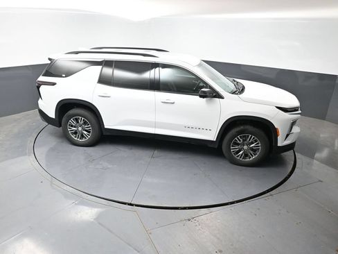 Used 2024 Chevrolet Traverse LT FWD image 43