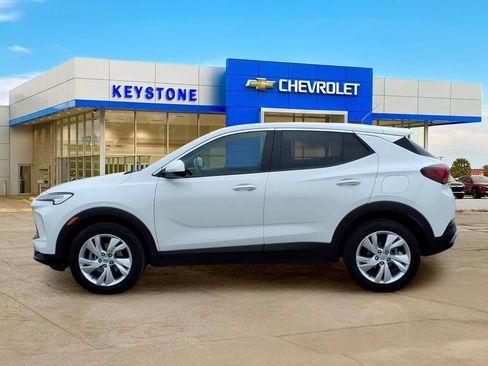 Used 2025 Buick Encore GX Preferred AWD/4WD image 4