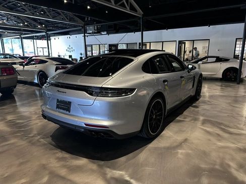 Used 2023 Porsche Panamera image 5