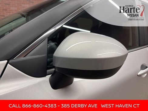 Certified 2025 Nissan Rogue SV image 40