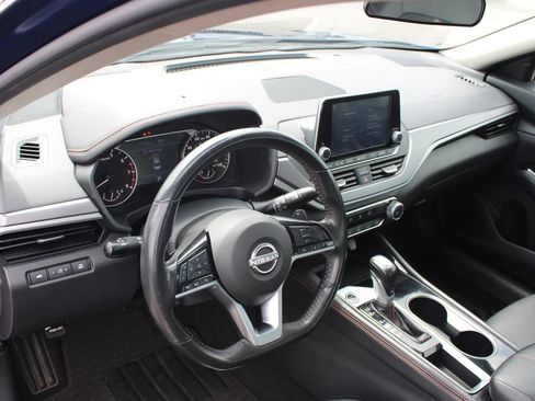 Used 2024 Nissan Altima 2.5 SR FWD image 23