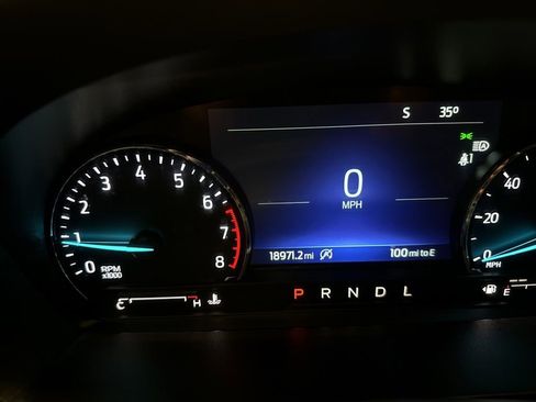 Used 2023 Ford Explorer XLT w/ Equipment Group 202A AWD/4WD image 4