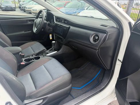 Used 2017 Toyota Corolla LE FWD image 9
