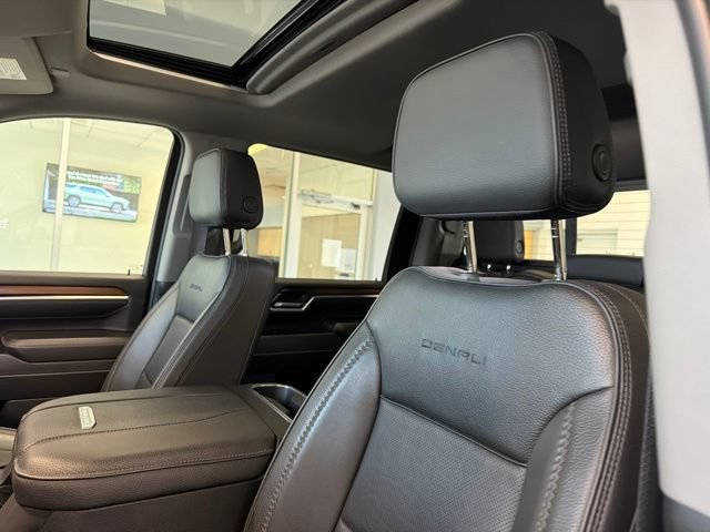 Used 2025 GMC Sierra 3500 Denali w/ Denali Reserve Package AWD/4WD image 16