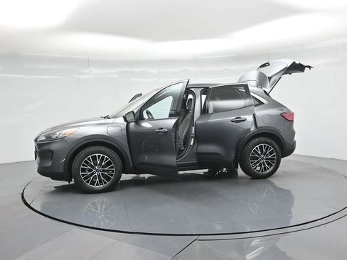 Used 2021 Ford Escape SE image 37