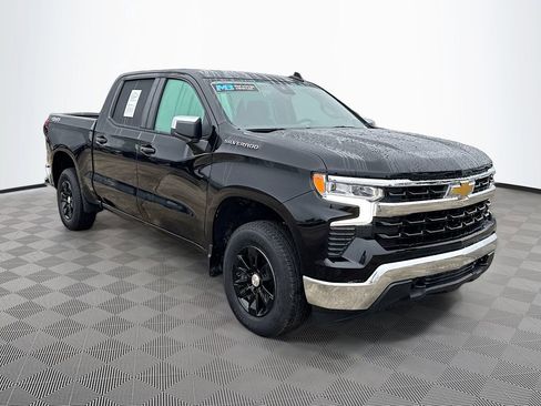 Used 2025 Chevrolet Silverado 1500 LT image 3