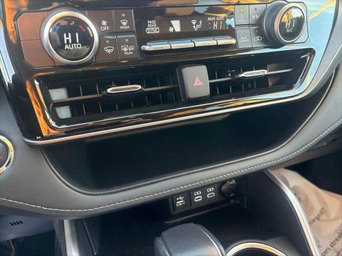 Certified 2023 Toyota Highlander LE image 25