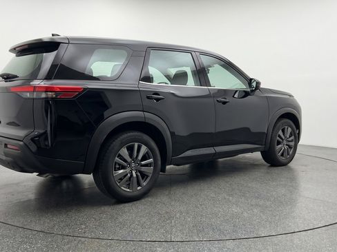 Used 2025 Nissan Pathfinder SV image 9