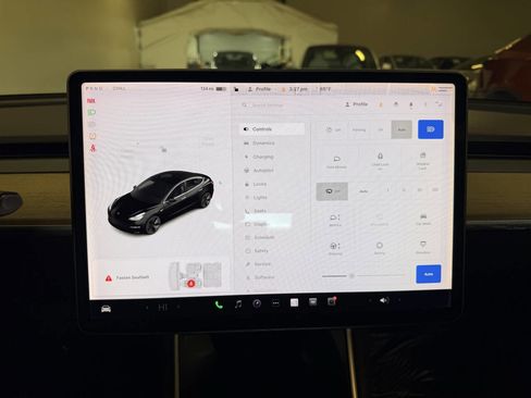 Used 2018 Tesla Model 3 Mid Range image 13