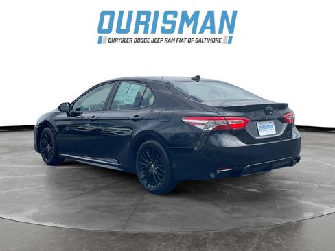 Used 2020 Toyota Camry SE FWD image 4