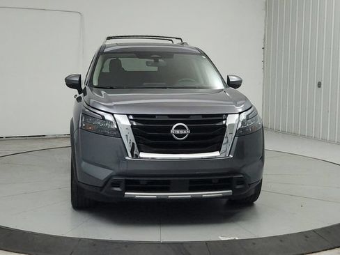 Used 2025 Nissan Pathfinder Platinum w/ Cargo Package FWD image 3