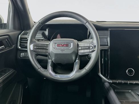 Used 2025 GMC Acadia Elevation image 18